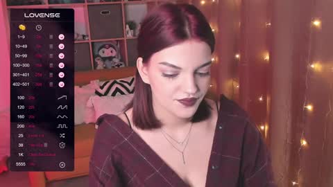 Snapshot of mavis_crystal chatting on 12.12.24 Mavis online show from 12.12.24