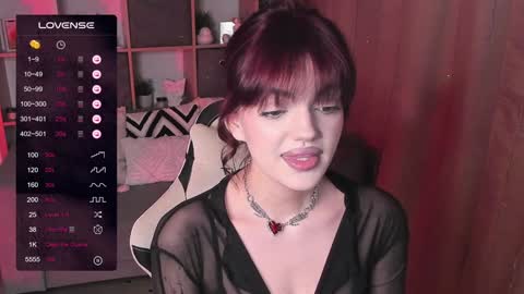Snapshot of mavis_crystal chatting on 01.14.25 Mavis online show from 01.14.25