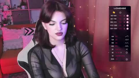 Snapshot of mavis_crystal chatting on 03.06.25 Mavis online show from 03.06.25