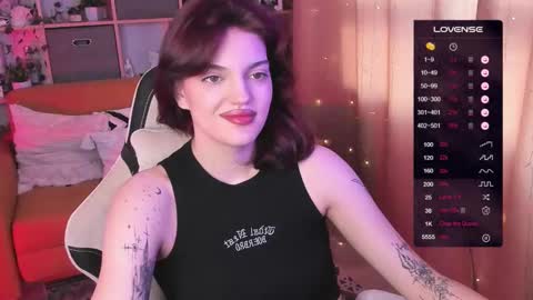 Snapshot of mavis_crystal chatting on 03.07.25 Mavis online show from 03.07.25