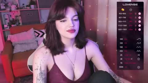 Snapshot of mavis_crystal chatting on 03.08.25 Mavis online show from 03.08.25