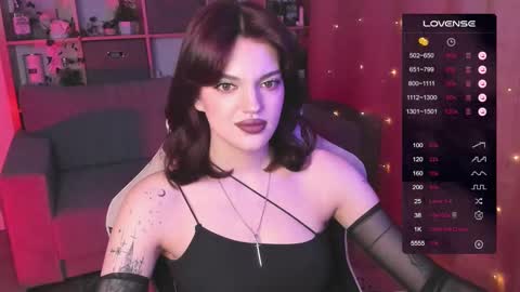 Snapshot of mavis_crystal chatting on 03.09.25 Mavis online show from 03.09.25