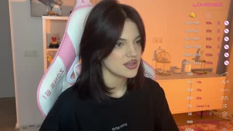 Snapshot of mavis_crystal chatting on 09.19.25 Mavis online show from 09.19.25