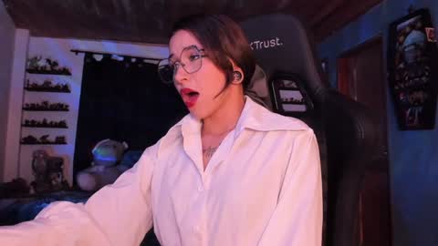 Hilary online show from 12.13.24