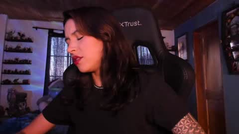 Hilary online show from 12.17.24