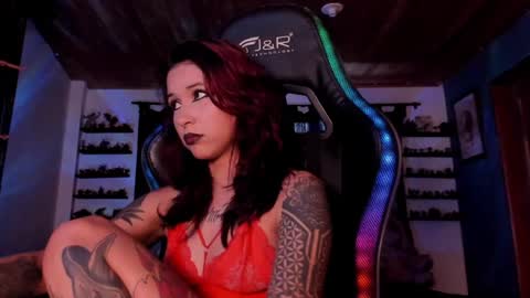 Hilary online show from 02.08.25