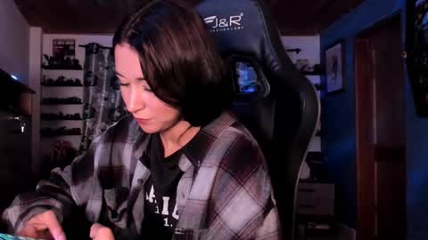 Snapshot of mavis_fuentes chatting on 11.18.25 Hilary online show from 11.18.25