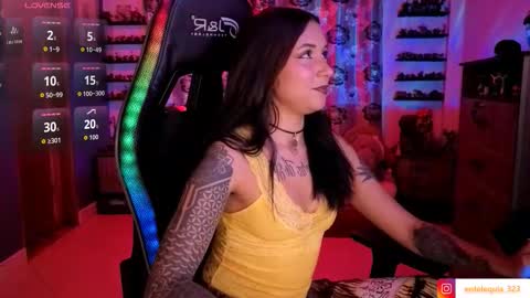 Snapshot of mavis_fuentes chatting on 02.11.26 Hilary online show from 02.11.26