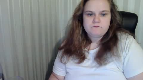 Snapshot of mavka2025 chatting on 11.17.25 Mavka2025 online show from 11.17.25