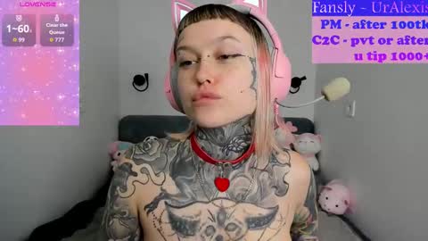 Snapshot of max69alexa chatting on 10.13.25 Ur sweet heart online show from 10.13.25