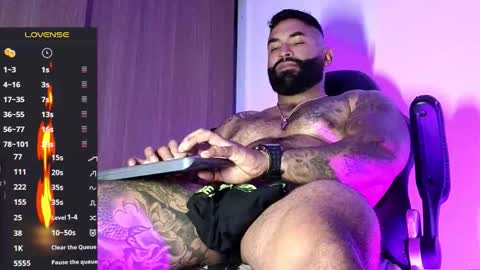 Snapshot of max__prada chatting on 11.12.25 max__prada online show from 11.12.25