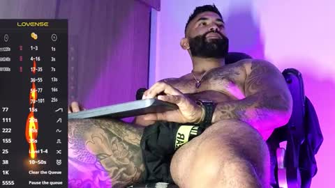 Snapshot of max__prada chatting on 11.13.25 max__prada online show from 11.13.25