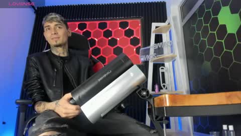 Max online show from 04.05.26