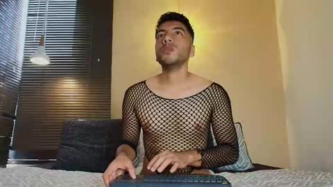 Snapshot of max_hornye chatting on 02.25.26 Max Hornye online show from 02.25.26