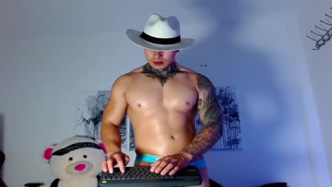 Snapshot of max_mayer chatting on 12.12.24 Maximo Mayer online show from 12.12.24