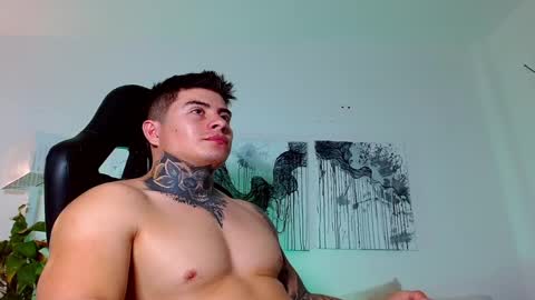 Snapshot of max_mayer chatting on 01.03.25 Maximo Mayer online show from 01.03.25