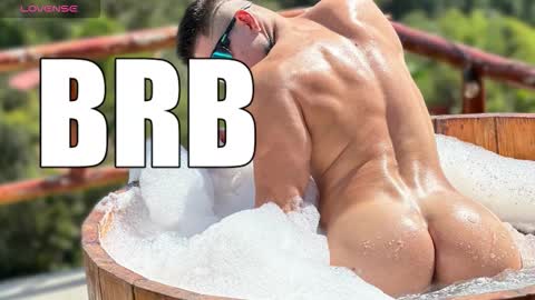 Snapshot of max_mayer chatting on 11.10.25 Maximo Mayer online show from 11.10.25