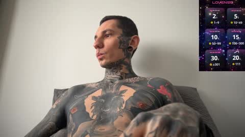 Snapshot of max_reaves chatting on 02.04.25 online show from 02.04.25