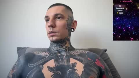 Snapshot of max_reaves chatting on 02.15.25 online show from 02.15.25