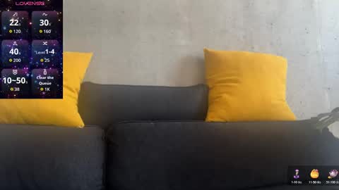 Snapshot of max_reaves chatting on 11.01.25 online show from 11.01.25