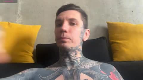 Snapshot of max_reaves chatting on 11.06.25 online show from 11.06.25