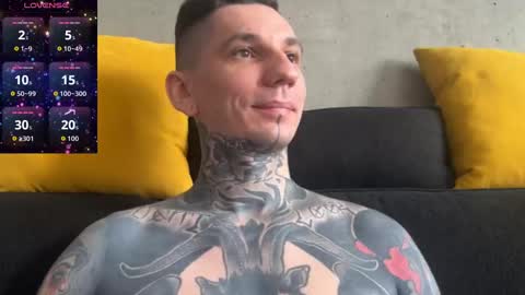 Snapshot of max_reaves chatting on 11.13.25 online show from 11.13.25