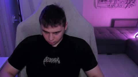 Snapshot of max_sm1th chatting on 02.25.26 Max online show from 02.25.26