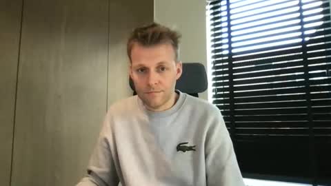 Max take off clothes online show from 11.21.25