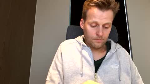 Max take off clothes online show from 12.04.25