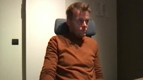 Max take off clothes online show from 01.05.26