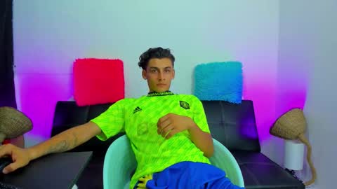 MAX     online show from 09.11.25