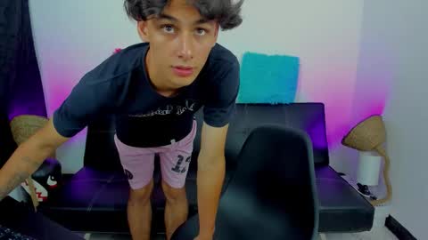 MAX     online show from 09.15.25