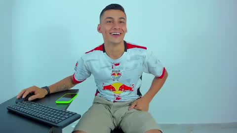 MAX     online show from 05.07.26