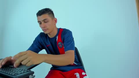 MAX     online show from 05.14.26