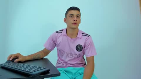 MAX     online show from 05.17.26