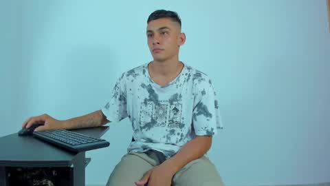 MAX     online show from 05.18.26