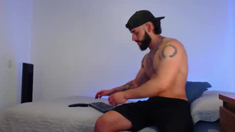 Snapshot of max_xl_ chatting on 11.17.25 max_xl_ online show from 11.17.25