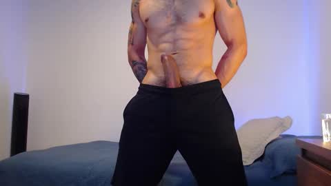 Snapshot of max_xl_ chatting on 11.27.25 max_xl_ online show from 11.27.25