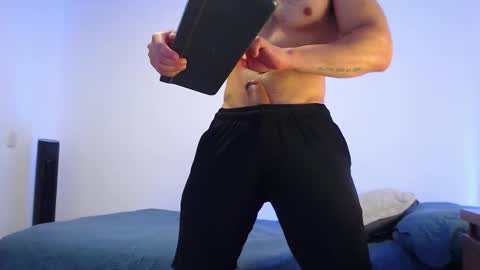 Snapshot of max_xl_ chatting on 11.27.25 max_xl_ online show from 11.27.25