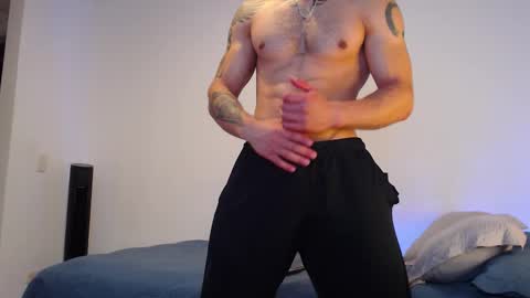 Snapshot of max_xl_ chatting on 11.29.25 max_xl_ online show from 11.29.25