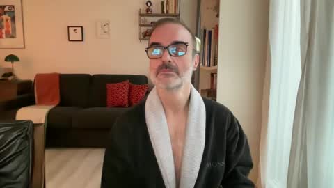 Max Mikado online show from 01.18.25