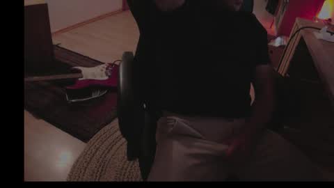 Snapshot of maxcamlove chatting on 10.05.25 maxcamlove online show from 10.05.25