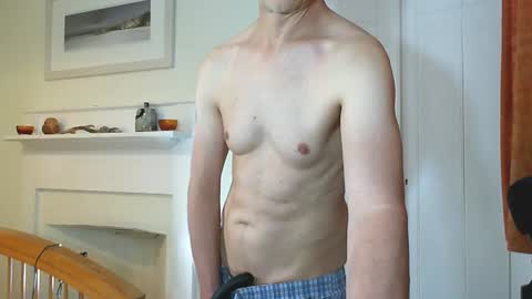 Snapshot of maxdavies chatting on 08.04.26 Max Davies online show from 08.04.26