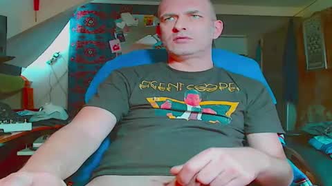 maxhardcore77 online show from 04.20.26