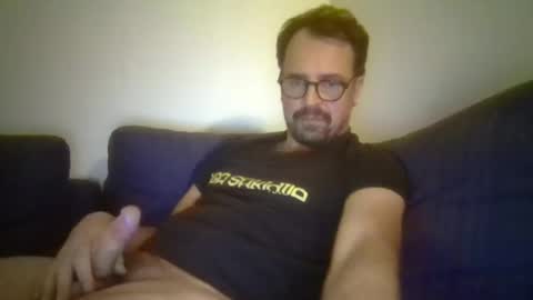 Snapshot of maxhorn591 chatting on 12.15.25 maxhorn591 online show from 12.15.25