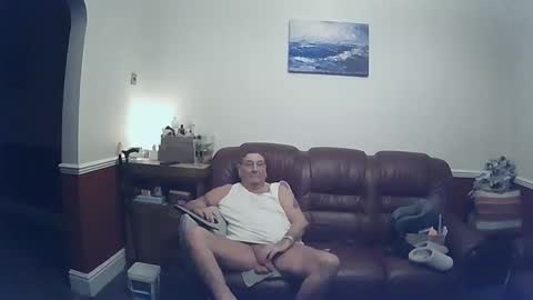 Snapshot of maxi_johnes chatting on 01.03.25 MAX online show from 01.03.25