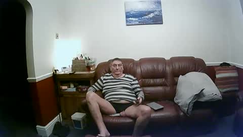 Snapshot of maxi_johnes chatting on 02.18.25 MAX online show from 02.18.25