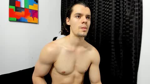 Snapshot of maxi_styles chatting on 11.11.25 Alex online show from 11.11.25