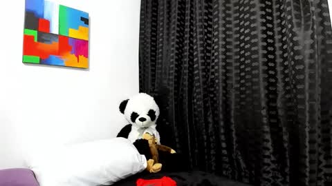 Snapshot of maxi_styles chatting on 11.14.25 Alex online show from 11.14.25