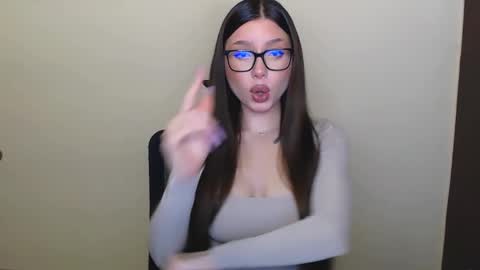 Snapshot of maxi_sweetheart chatting on 12.05.24 Joanna online show from 12.05.24